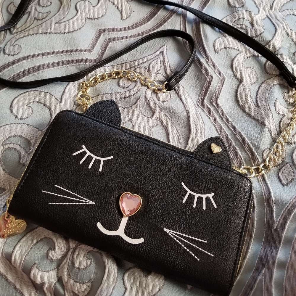Small black/white striped purse